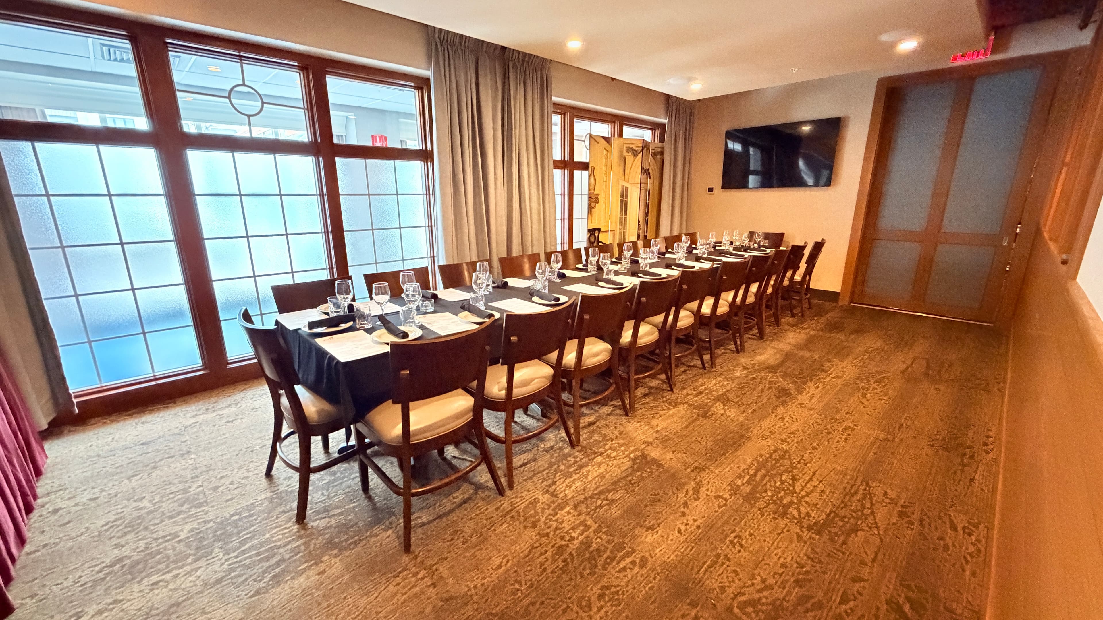 Bar and lounge seating at Redz